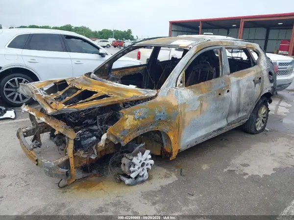 KM8J33A48GU207524 2016 HYUNDAI TUCSON - Image 2