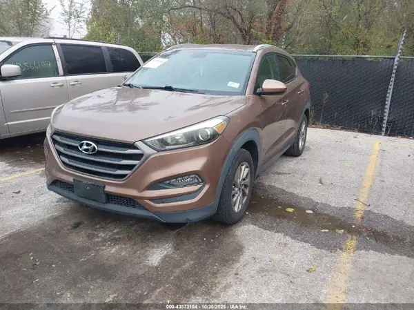 KM8J33A48GU238076 2016 HYUNDAI TUCSON - Image 2