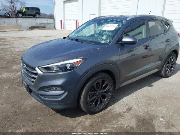 KM8J33A48HU253954 2017 HYUNDAI TUCSON - Image 2