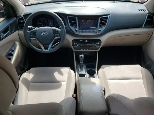 KM8J33A48HU259740 2017 HYUNDAI TUCSON - Image 8