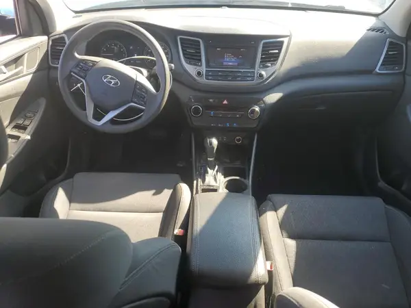 KM8J33A48HU261777 2017 HYUNDAI TUCSON - Image 8