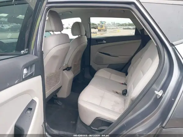 KM8J33A48HU266199 2017 HYUNDAI TUCSON - Image 8