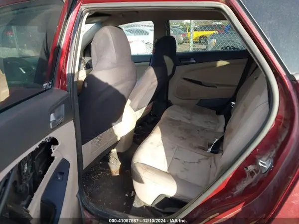 KM8J33A48HU269135 2017 HYUNDAI TUCSON - Image 8