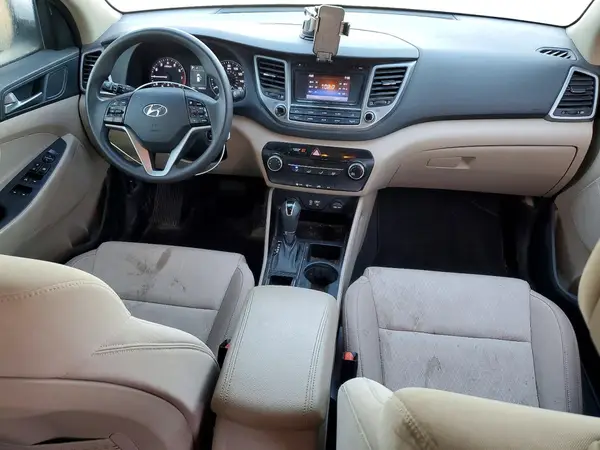 KM8J33A48HU293578 2017 HYUNDAI TUCSON - Image 8