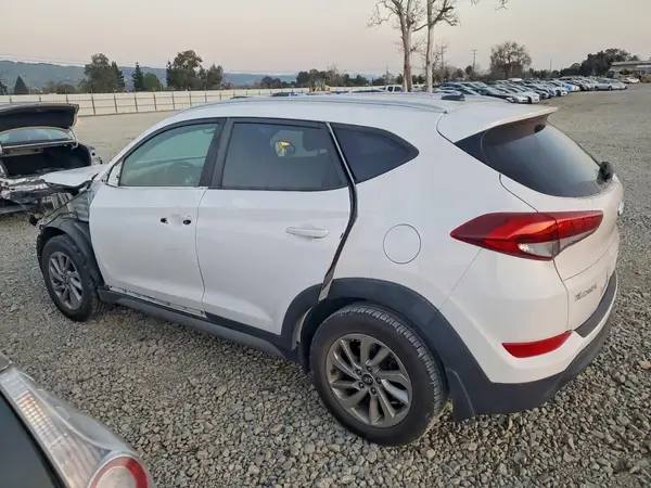 KM8J33A48HU297551 2017 HYUNDAI TUCSON - Image 2