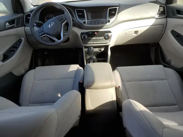 KM8J33A48HU297906 2017 HYUNDAI TUCSON - Image 8
