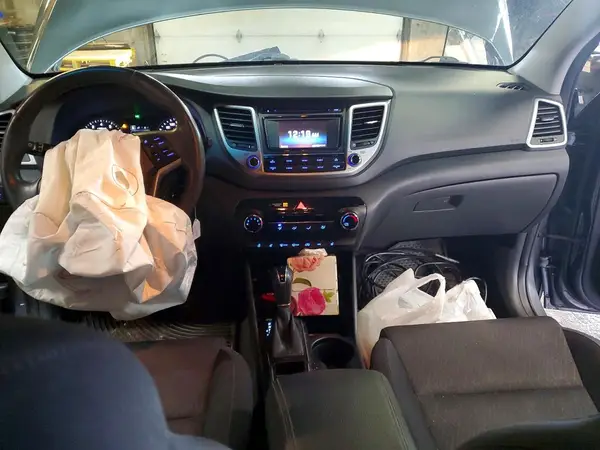KM8J33A48HU302859 2017 HYUNDAI TUCSON - Image 8