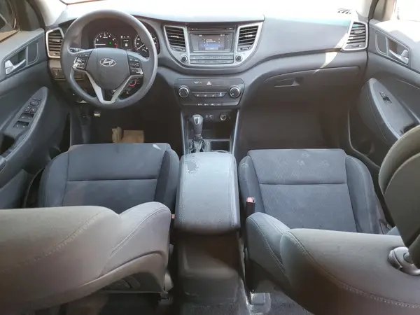 KM8J33A48HU329608 2017 HYUNDAI TUCSON - Image 8