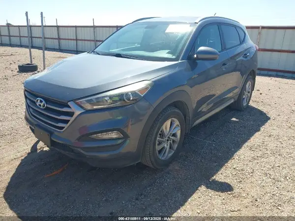 KM8J33A48HU330144 2017 HYUNDAI TUCSON - Image 2
