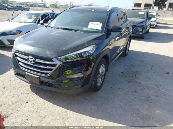 KM8J33A48HU330466 2017 HYUNDAI TUCSON - Image 2