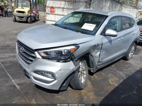 KM8J33A48HU355593 2017 HYUNDAI TUCSON - Image 2