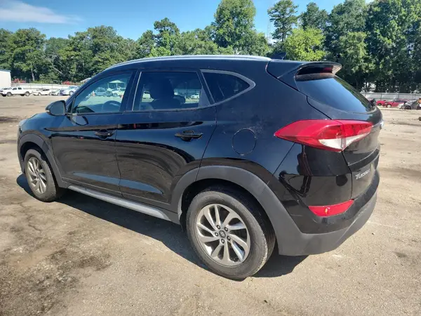 KM8J33A48HU369476 2017 HYUNDAI TUCSON - Image 2