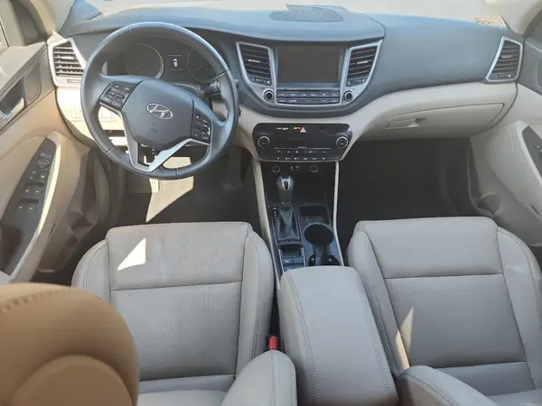 KM8J33A48HU369476 2017 HYUNDAI TUCSON - Image 8