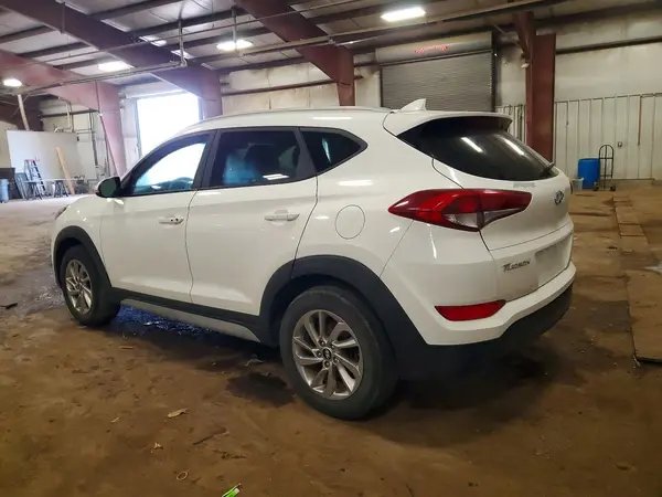 KM8J33A48HU370496 2017 HYUNDAI TUCSON - Image 2