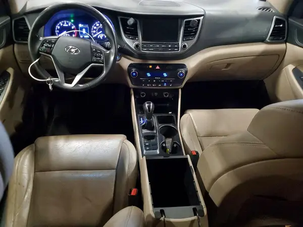 KM8J33A48HU370496 2017 HYUNDAI TUCSON - Image 8