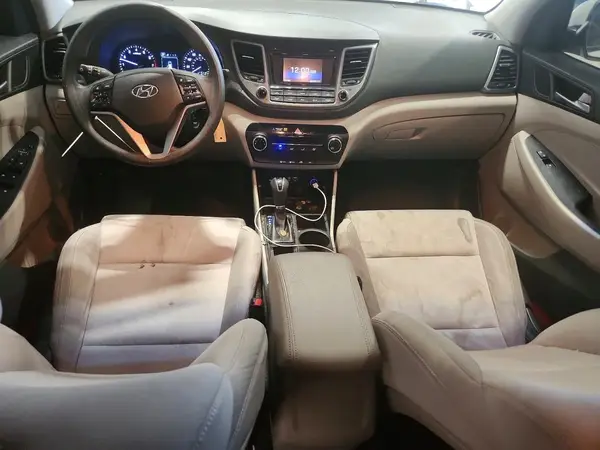 KM8J33A48HU386374 2017 HYUNDAI TUCSON - Image 8