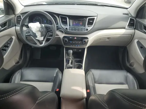 KM8J33A48HU388304 2017 HYUNDAI TUCSON - Image 8