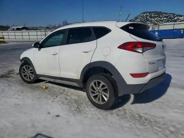 KM8J33A48HU394457 2017 HYUNDAI TUCSON - Image 2