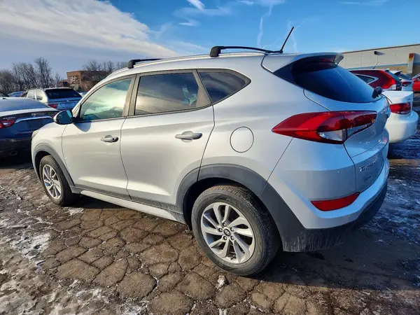 KM8J33A48HU400483 2017 HYUNDAI TUCSON - Image 2