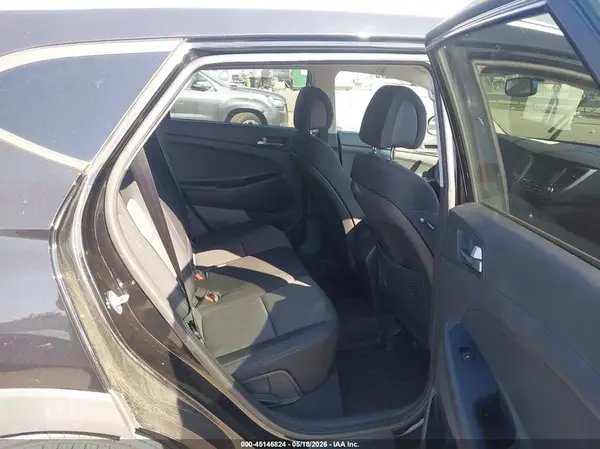 KM8J33A48HU412715 2017 HYUNDAI TUCSON - Image 8
