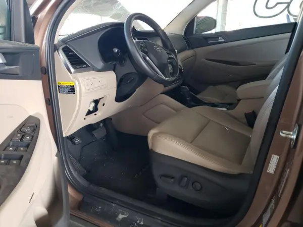 KM8J33A48HU412911 2017 HYUNDAI TUCSON - Image 8
