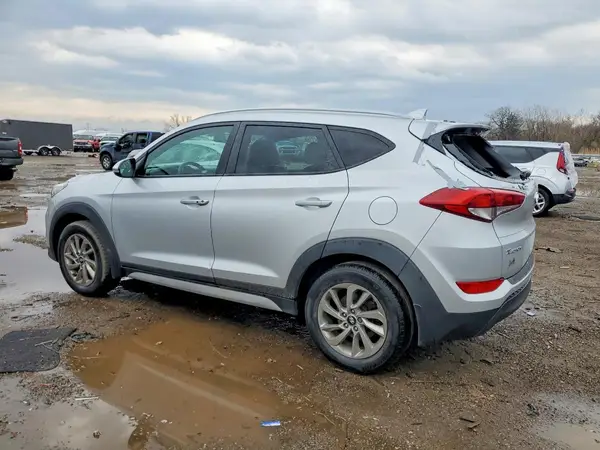 KM8J33A48HU418451 2017 HYUNDAI TUCSON - Image 2