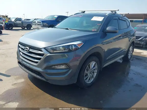 KM8J33A48HU431703 2017 HYUNDAI TUCSON - Image 2