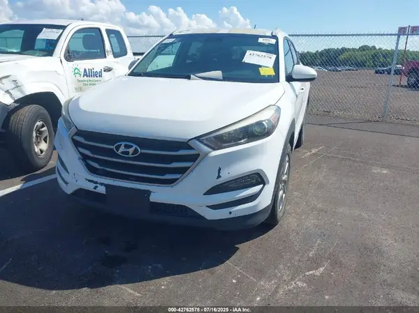KM8J33A48HU432690 2017 HYUNDAI TUCSON - Image 2