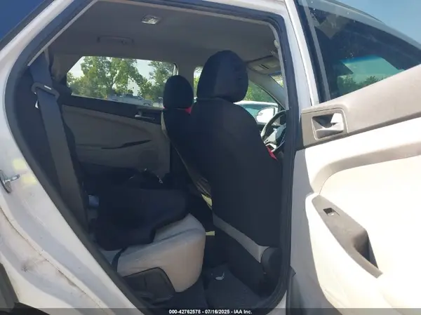 KM8J33A48HU432690 2017 HYUNDAI TUCSON - Image 8