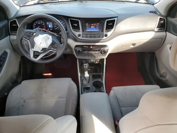 KM8J33A48HU433922 2017 HYUNDAI TUCSON - Image 8