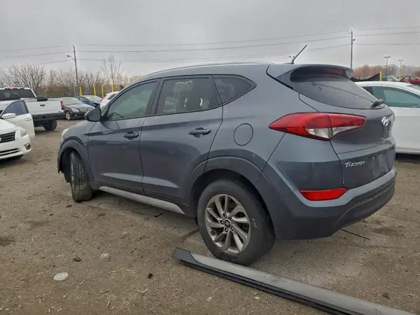 KM8J33A48HU439736 2017 HYUNDAI TUCSON - Image 2