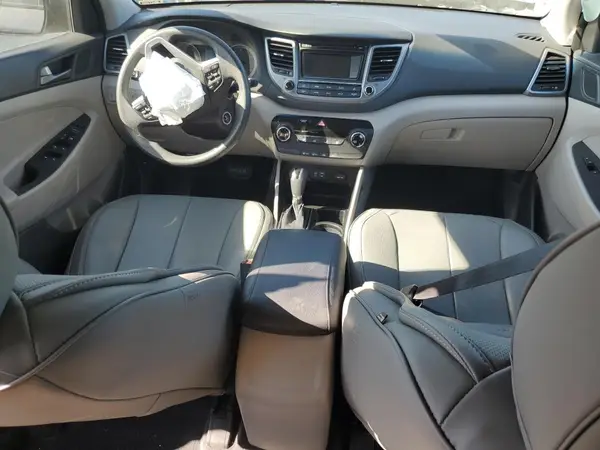 KM8J33A48HU439817 2017 HYUNDAI TUCSON - Image 8