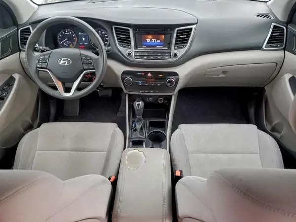 KM8J33A48HU440840 2017 HYUNDAI TUCSON - Image 8