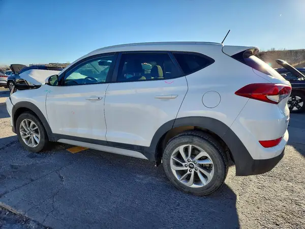 KM8J33A48HU450266 2017 HYUNDAI TUCSON - Image 2