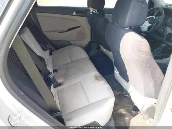 KM8J33A48HU453345 2017 HYUNDAI TUCSON - Image 8