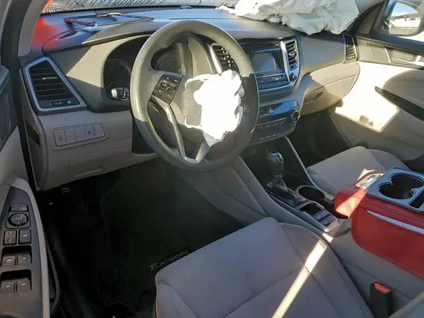 KM8J33A48HU460750 2017 HYUNDAI TUCSON - Image 8