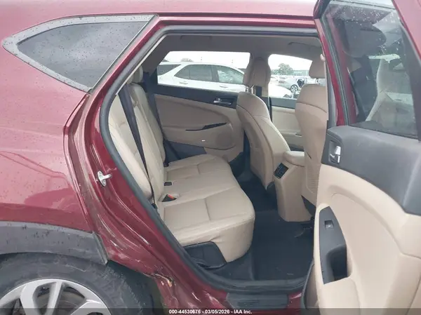 KM8J33A48HU473112 2017 HYUNDAI TUCSON - Image 8
