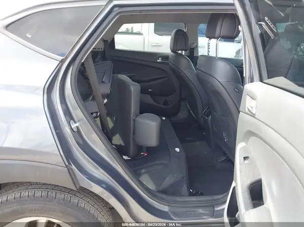 KM8J33A48HU485518 2017 HYUNDAI TUCSON - Image 8