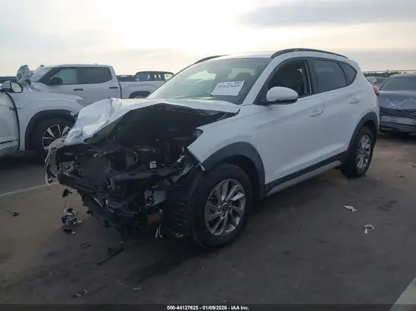 KM8J33A48HU486684 2017 HYUNDAI TUCSON - Image 2