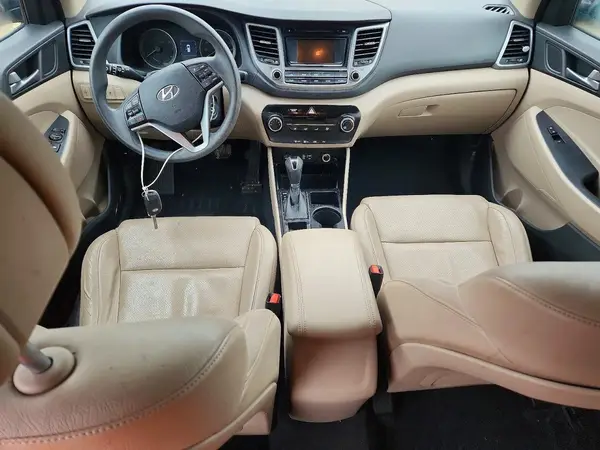 KM8J33A48HU487561 2017 HYUNDAI TUCSON - Image 8