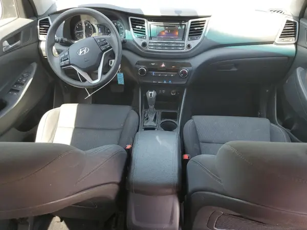 KM8J33A48HU503175 2017 HYUNDAI TUCSON - Image 8