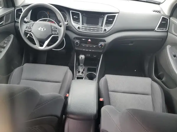 KM8J33A48HU518582 2017 HYUNDAI TUCSON - Image 8