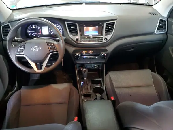 KM8J33A48HU523801 2017 HYUNDAI TUCSON - Image 8