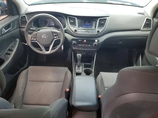 KM8J33A48HU525662 2017 HYUNDAI TUCSON - Image 8