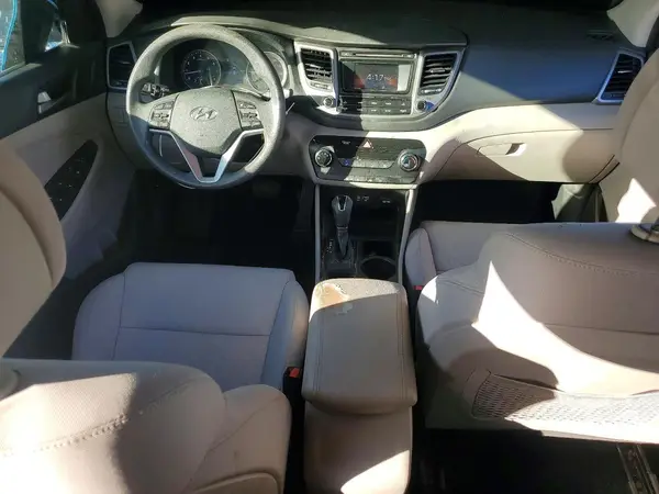 KM8J33A48HU527069 2017 HYUNDAI TUCSON - Image 8