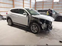 KM8J33A48HU527833 2017 HYUNDAI TUCSON