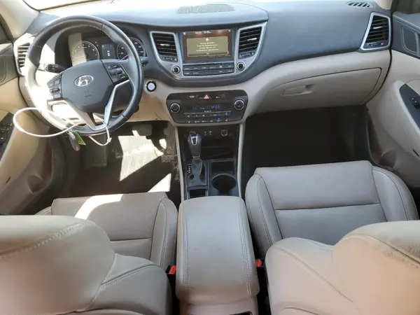 KM8J33A48HU531378 2017 HYUNDAI TUCSON - Image 8