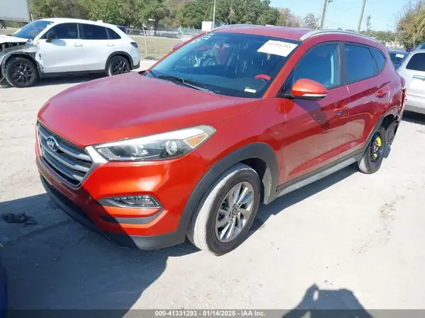 KM8J33A48HU536421 2017 HYUNDAI TUCSON - Image 2