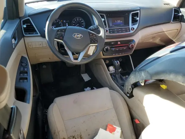 KM8J33A48HU544812 2017 HYUNDAI TUCSON - Image 8