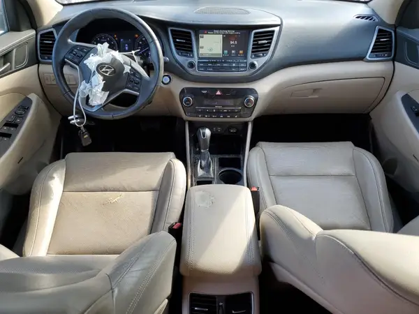 KM8J33A48HU551713 2017 HYUNDAI TUCSON - Image 8